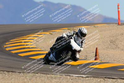 media/Oct-09-2022-SoCal Trackdays (Sun) [[95640aeeb6]]/Turn 12 (140pm)/